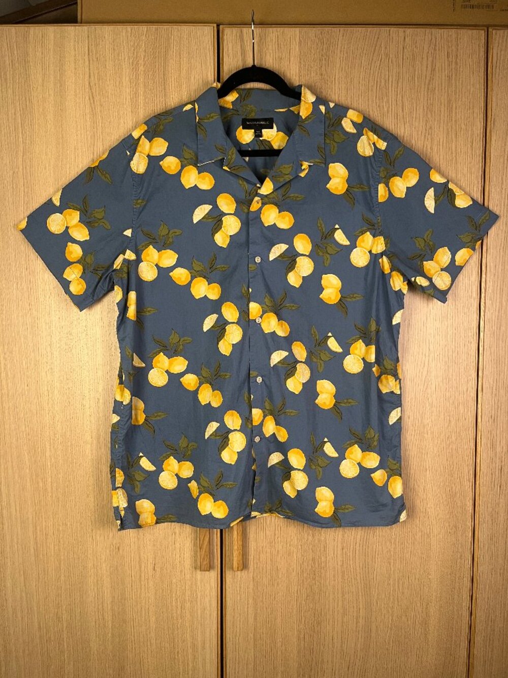 Banana Republic Lemon Print Camp Shirt, Size XL - Short Sleeve Button-Up
